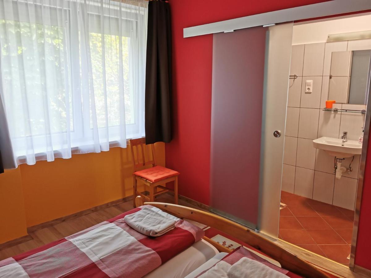 Glazer Szallas Tapolca Extérieur photo